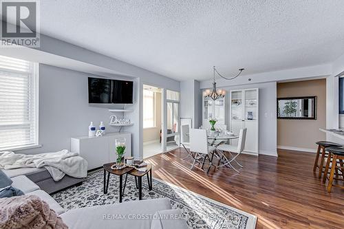 518 - 115 Bonis Avenue, Toronto, ON - Indoor Photo Showing Living Room