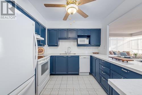 518 - 115 Bonis Avenue, Toronto, ON - Indoor Photo Showing Kitchen With Double Sink