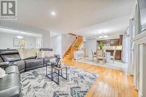 11 Gillett Drive, Ajax, ON - Indoor Photo Showing Living Room