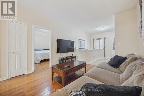 1306 Macinally Court, Oshawa, ON - Indoor Photo Showing Living Room