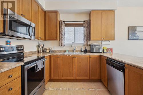 1306 Macinally Court, Oshawa, ON - Indoor Photo Showing Kitchen