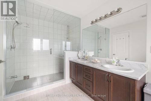 83 Hennessey Crescent, Kawartha Lakes (Lindsay), ON - Indoor Photo Showing Bathroom