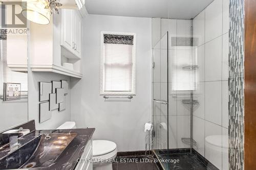 11 Brookside Drive, Mississauga, ON - Indoor Photo Showing Bathroom