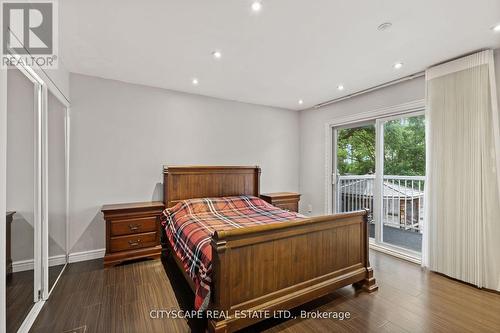 11 Brookside Drive, Mississauga, ON - Indoor Photo Showing Bedroom