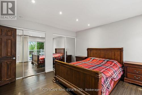 11 Brookside Drive, Mississauga, ON - Indoor Photo Showing Bedroom