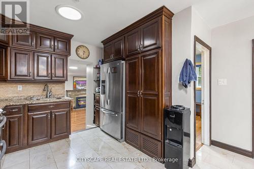 11 Brookside Drive, Mississauga, ON - Indoor Photo Showing Kitchen