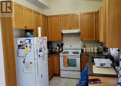 64 Harbourtown Crescent, Brampton, ON - Indoor Photo Showing Kitchen