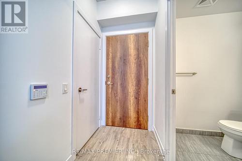 105 - 251 Manitoba Avenue, Toronto, ON - Indoor Photo Showing Bathroom