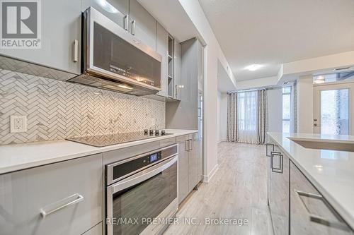 105 - 251 Manitoba Avenue, Toronto, ON - Indoor Photo Showing Kitchen With Upgraded Kitchen