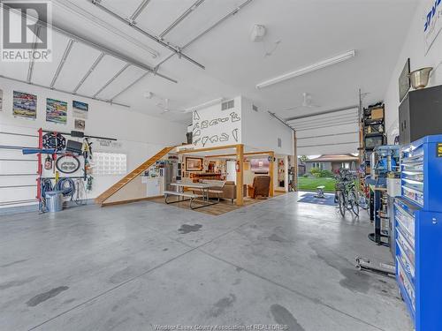 1690 Caille, Lakeshore, ON - Indoor Photo Showing Garage