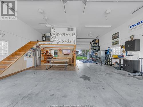 1690 Caille, Lakeshore, ON - Indoor Photo Showing Garage