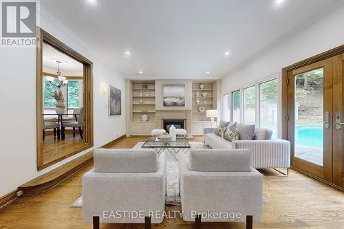 54 Plymbridge Road, Toronto, ON - Indoor Photo Showing Living Room