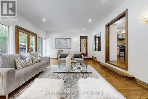 54 Plymbridge Road, Toronto, ON - Indoor Photo Showing Living Room