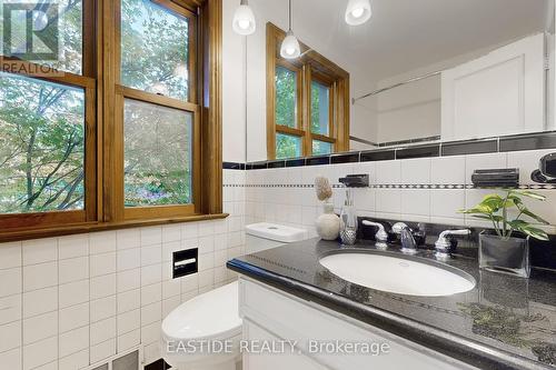 54 Plymbridge Road, Toronto, ON - Indoor Photo Showing Bathroom