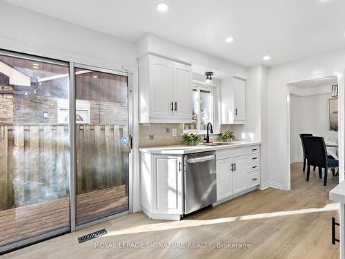 738 Edgewood Rd, Pickering, ON - Indoor Photo Showing Kitchen