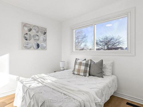 738 Edgewood Rd, Pickering, ON - Indoor Photo Showing Bedroom