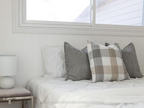 738 Edgewood Rd, Pickering, ON - Indoor Photo Showing Bedroom