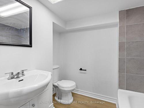 738 Edgewood Rd, Pickering, ON - Indoor Photo Showing Bathroom