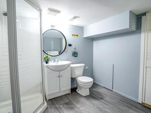 1101 Woodbine Ave, Toronto, ON - Indoor Photo Showing Bathroom