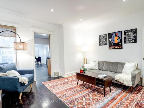 1101 Woodbine Ave, Toronto, ON - Indoor Photo Showing Living Room