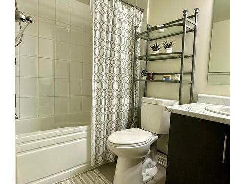 33-125 Long Branch Ave, Toronto, ON - Indoor Photo Showing Bathroom