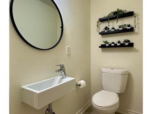 33-125 Long Branch Ave, Toronto, ON - Indoor Photo Showing Bathroom