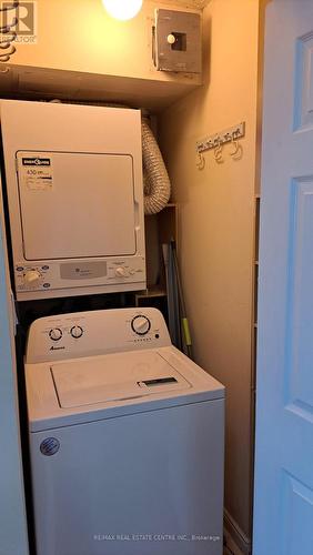 2207 - 135 Hillcrest Avenue, Mississauga, ON - Indoor Photo Showing Laundry Room