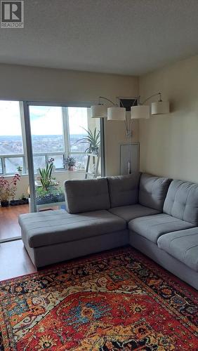 2207 - 135 Hillcrest Avenue, Mississauga, ON - Indoor Photo Showing Living Room