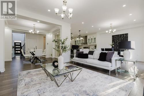 362 North Park Boulevard, Oakville, ON - Indoor Photo Showing Living Room