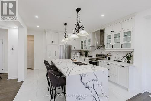 362 North Park Boulevard, Oakville, ON - Indoor Photo Showing Kitchen With Double Sink