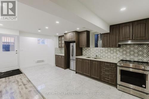 362 North Park Boulevard, Oakville, ON - Indoor Photo Showing Kitchen With Stainless Steel Kitchen With Double Sink