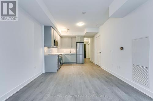 215 - 2333 Khalsa Gate, Oakville, ON - Indoor Photo Showing Kitchen