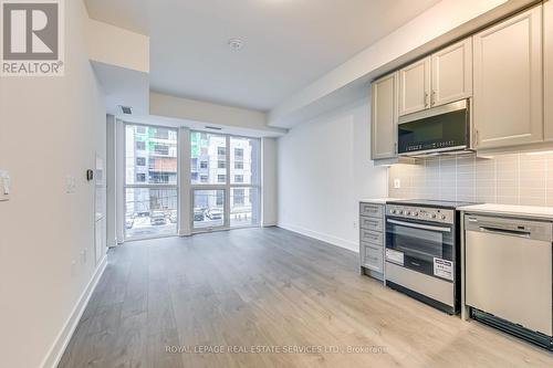 215 - 2333 Khalsa Gate, Oakville, ON - Indoor Photo Showing Kitchen