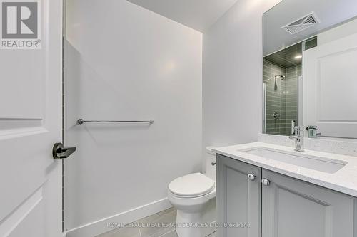 215 - 2333 Khalsa Gate, Oakville, ON - Indoor Photo Showing Bathroom