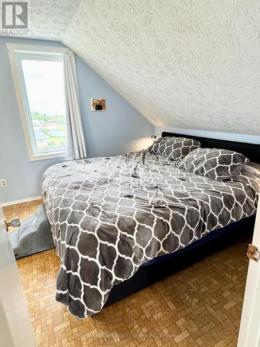 298 Government Road E, Kapuskasing, ON - Indoor Photo Showing Bedroom