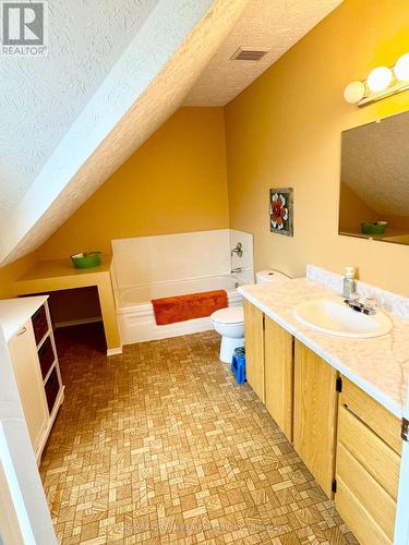 298 Government Road E, Kapuskasing, ON - Indoor Photo Showing Bathroom