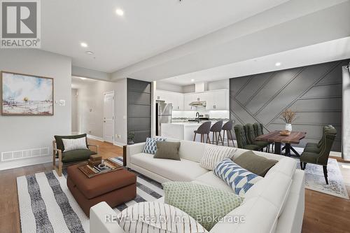 21 Marshall Lane, St. Catharines (456 - Oakdale), ON - Indoor Photo Showing Living Room