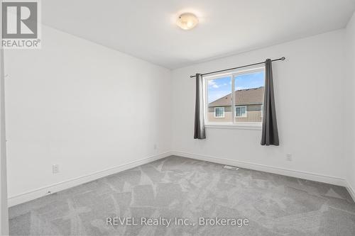 21 Marshall Lane, St. Catharines (456 - Oakdale), ON - Indoor Photo Showing Other Room