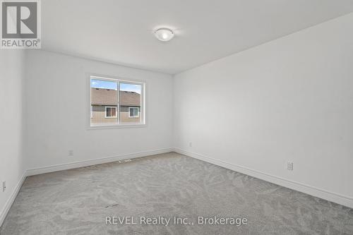 21 Marshall Lane, St. Catharines (456 - Oakdale), ON - Indoor Photo Showing Other Room