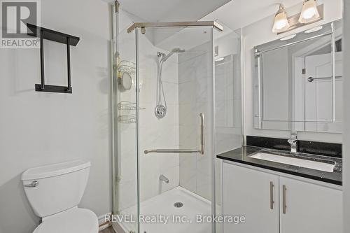 21 Marshall Lane, St. Catharines (456 - Oakdale), ON - Indoor Photo Showing Bathroom