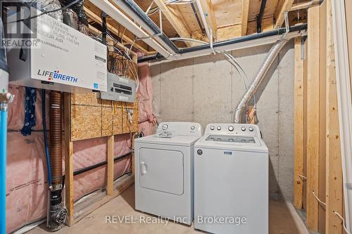 21 Marshall Lane, St. Catharines (456 - Oakdale), ON - Indoor Photo Showing Laundry Room