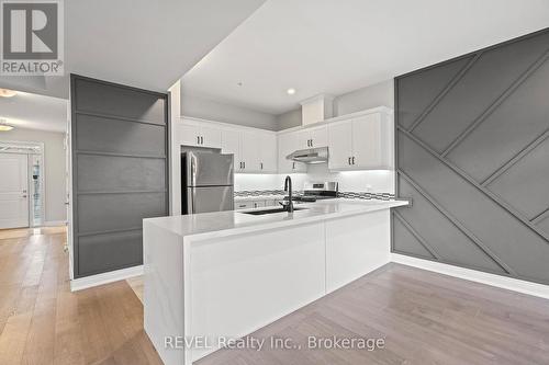 21 Marshall Lane, St. Catharines (456 - Oakdale), ON - Indoor Photo Showing Kitchen With Double Sink