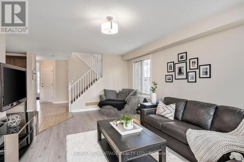 2086 Westwick Walk, London, ON - Indoor Photo Showing Living Room