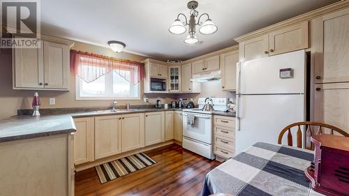 41 Solomon Close, Bay Bulls, NL - Indoor Photo Showing Kitchen