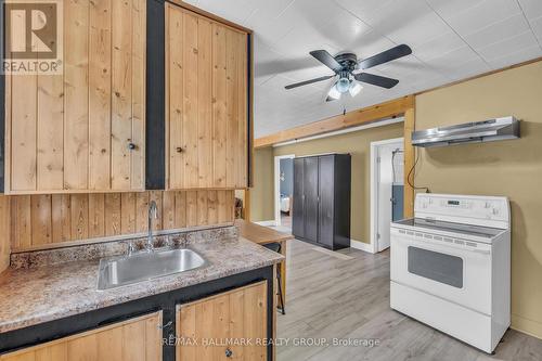 3045 John Street, Edwardsburgh/Cardinal, ON - Indoor Photo Showing Kitchen