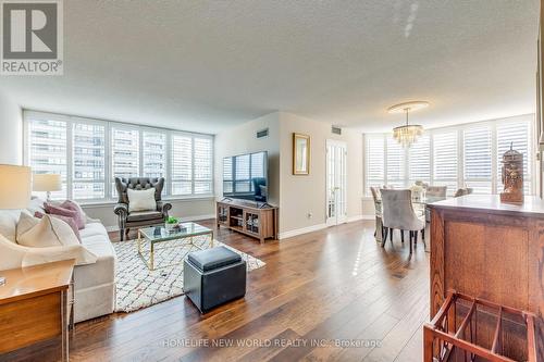 1206 - 30 Greenfield Avenue, Toronto, ON - Indoor Photo Showing Living Room