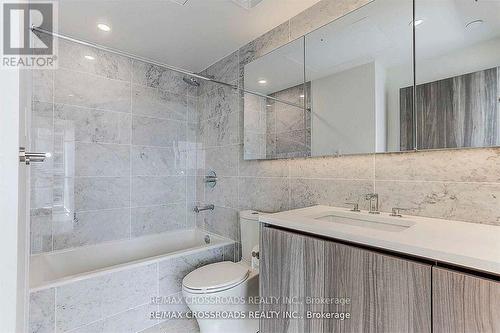 2509 - 85 Mcmahon Drive, Toronto, ON - Indoor Photo Showing Bathroom