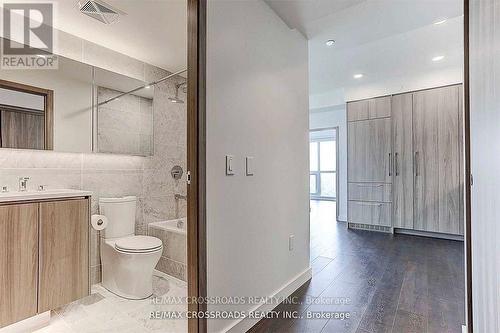 2509 - 85 Mcmahon Drive, Toronto, ON - Indoor Photo Showing Bathroom