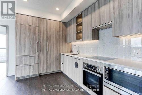 2509 - 85 Mcmahon Drive, Toronto, ON - Indoor Photo Showing Kitchen