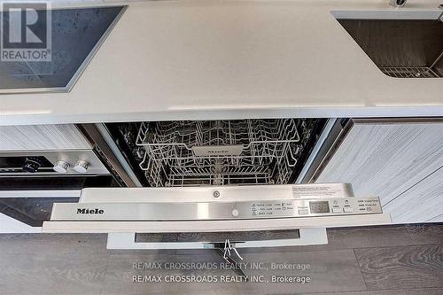 2509 - 85 Mcmahon Drive, Toronto, ON - Indoor Photo Showing Kitchen